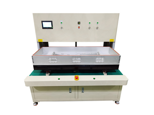 入手真空曲面貼合機(jī)需“謹(jǐn)慎”！